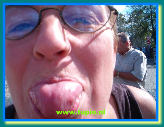 632x484 pixels (55K)