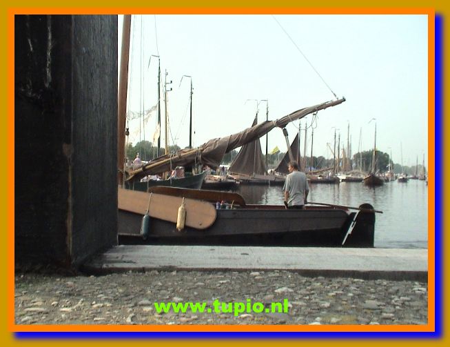 632x481 pixels (55K)