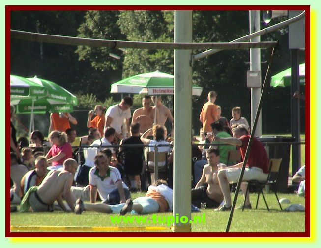 632x481 pixels (70K)
